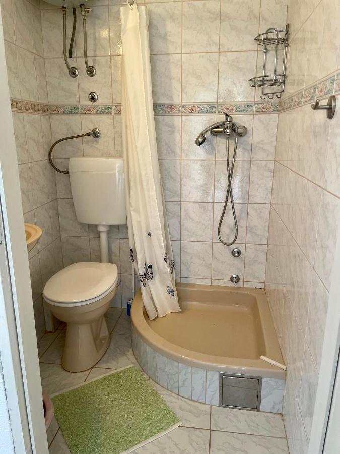 Studio Apartmani Kremic Karlobag Exterior foto