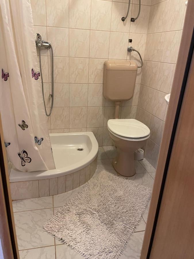 Studio Apartmani Kremic Karlobag Exterior foto